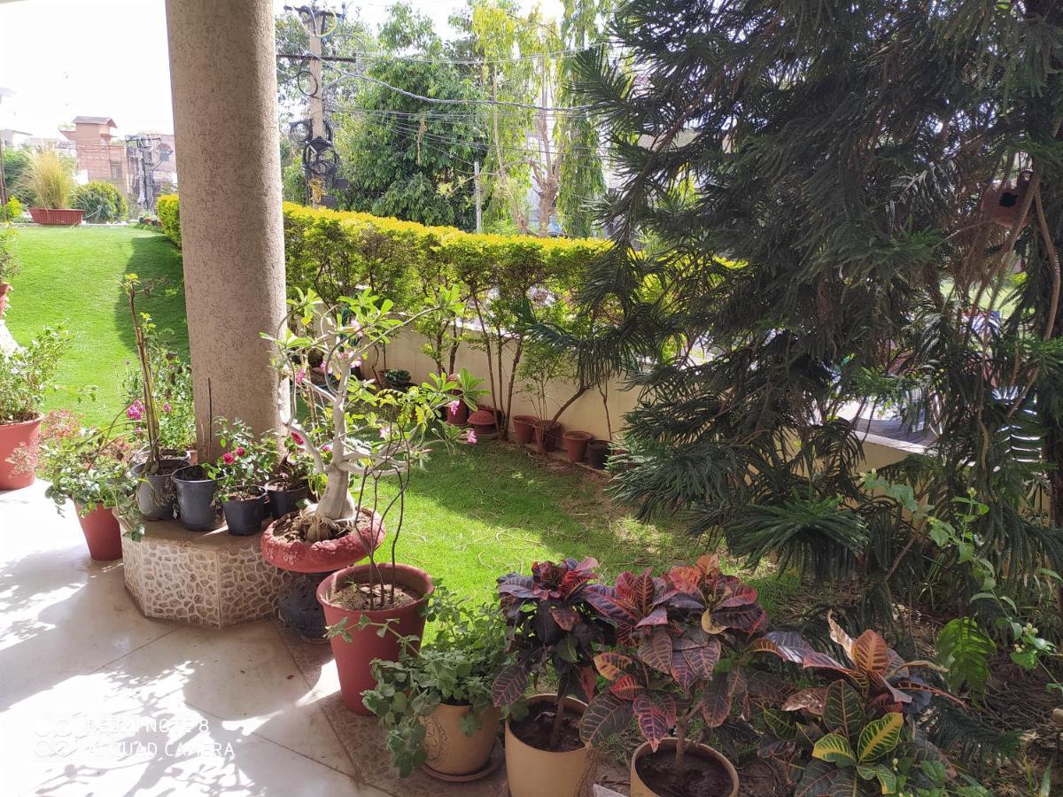 Happy Homestay Jaipur Ngoại thất bức ảnh